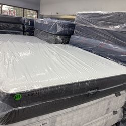 KING SIZE SIMMONS BEAUTYREST (MEDIUM) HYBRID MATTRESS & BOX SPRINGS BED SET