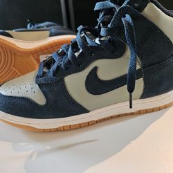 Men's Nike Dunks size 8.5