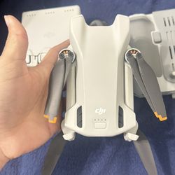 DJI Mini 2 Ready to Fly Drone with Accessories and Carrying Bag