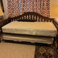 Daybed with Trundle 