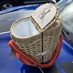 Wicker Carrying Picnic Basket Including 2 Plastic Wine Glasses 