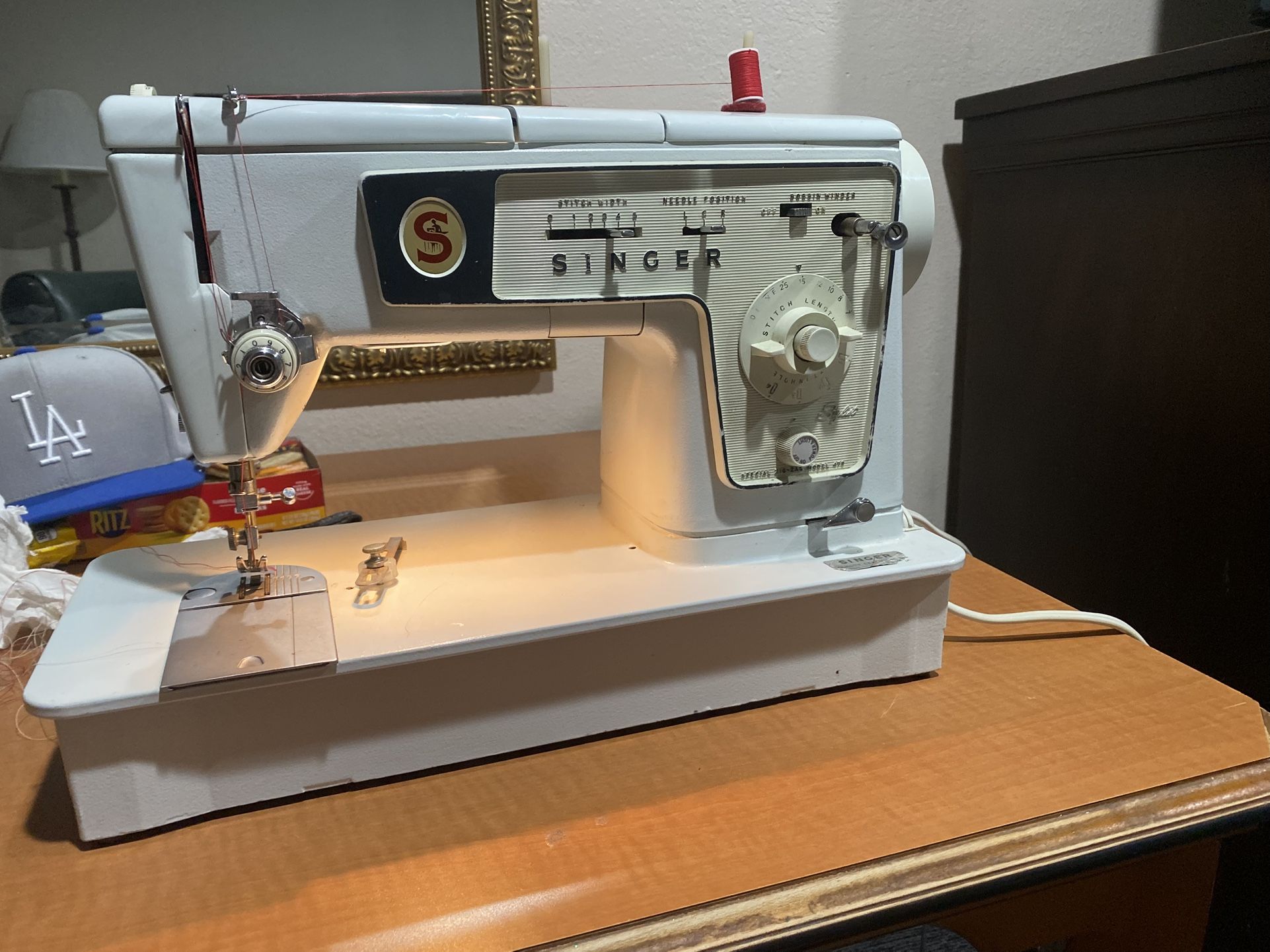 Sweing Machine Singer Model 478 Very Good Condition