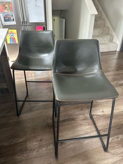 Counter height brown barstools