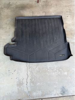 Black Cargo Liner