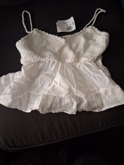 Forever 21 cute white knitted top
