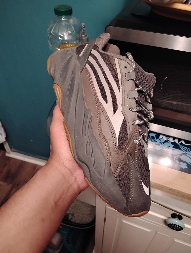 700 SIZE 10