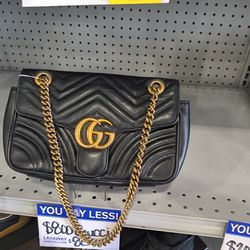 Gucci purse for sale layway available 10% dwon if you interested please make sure you ask for Maribel thank you