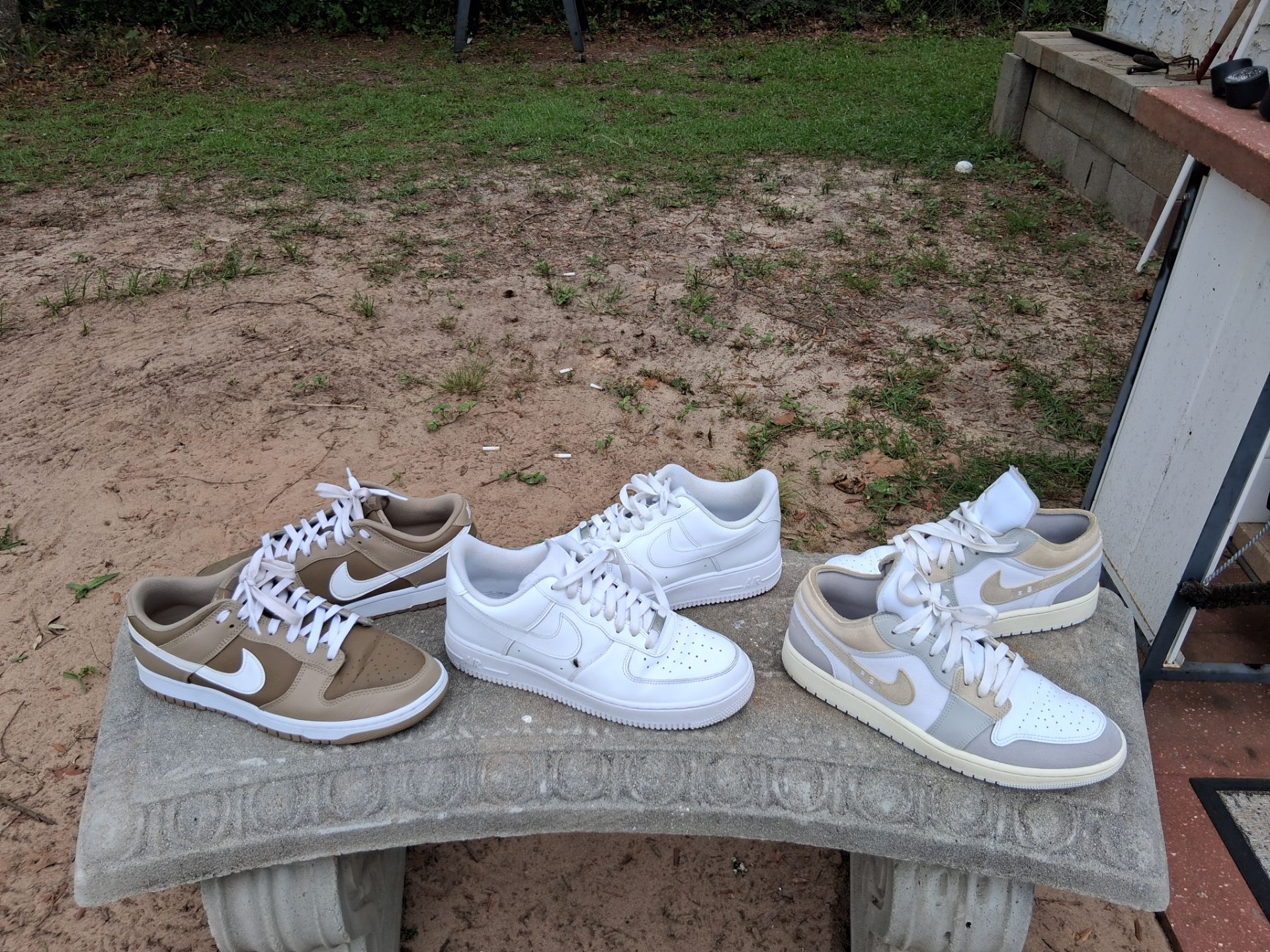 Nikes men's size 9