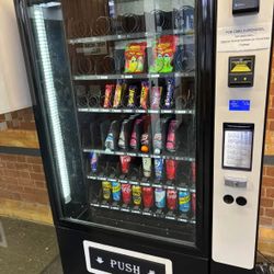 Drinks And Snacks Combo Vending Machine With Credit Card Reader