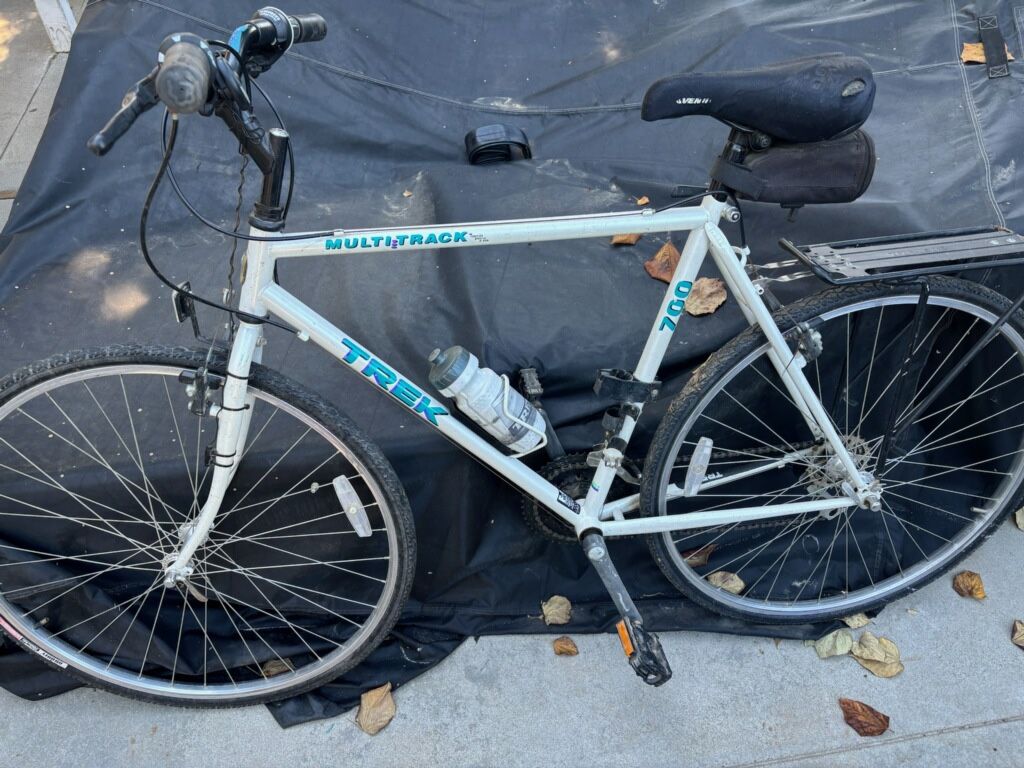 Trek 700 Hybrid Street Bike 700cc Wheels 54cm
