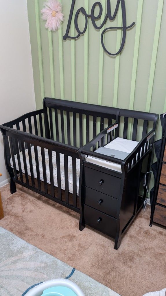 Infant/Baby/Toddler Adjustable Crib