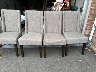 Raymour And Flanagan Dining Chairs. Set Of 4