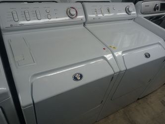 Maytag Neptune freestanding front load washer and gas dryer set - Free delivery