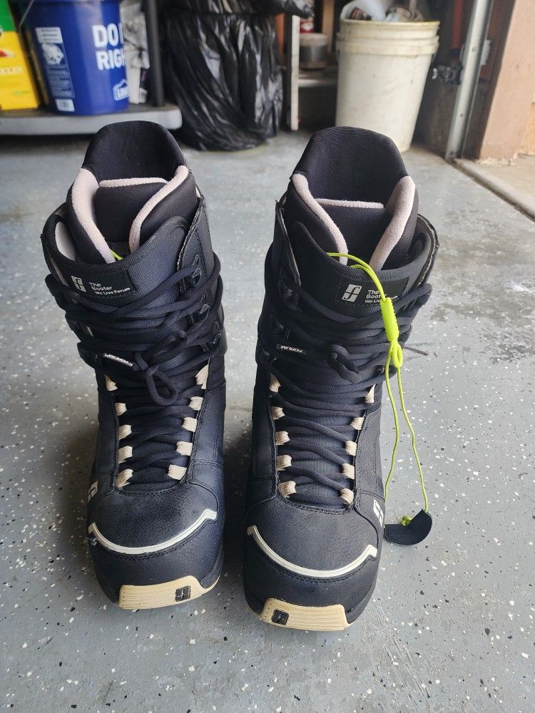 Forum Men's Size 11 Snowboard Boots