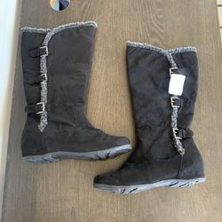 WANTED Womens Boots Size 10 Black suede Zip Up Easy on 