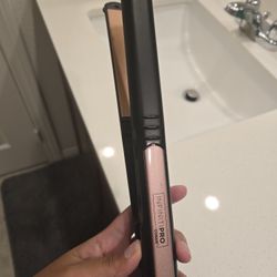 InfinitiPRO Conair Hair Straightener 