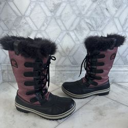 Size 8.5 Women’s Sorel Tofino Black And Pink Faux Fur Boots