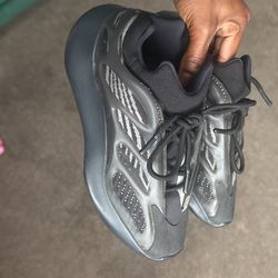 Yeezys Sneakers