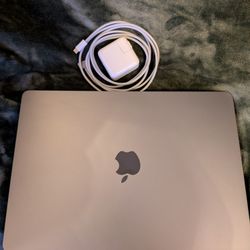 MacBook Air M3 15 inch 16gb ram 256gb SSD.  Like new condition.  