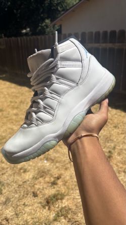 JORDAN 11 legend blue need gone