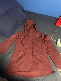 Hollister Raincoat Jacket Womens Small Burgundy Full Zip Hooded Windbreaker