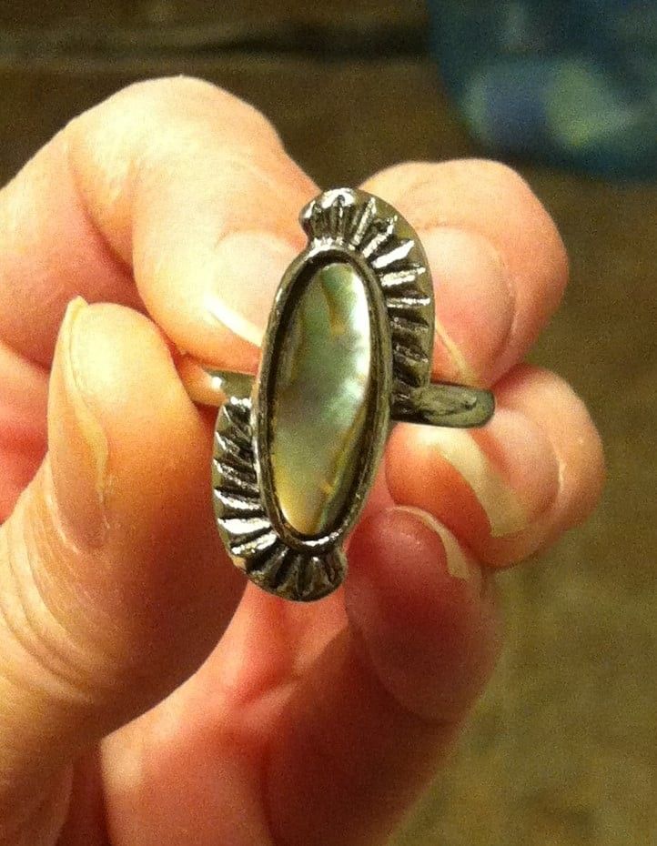 Abalone Shell Silver Tone Costume Fashion "Fan" Ring.