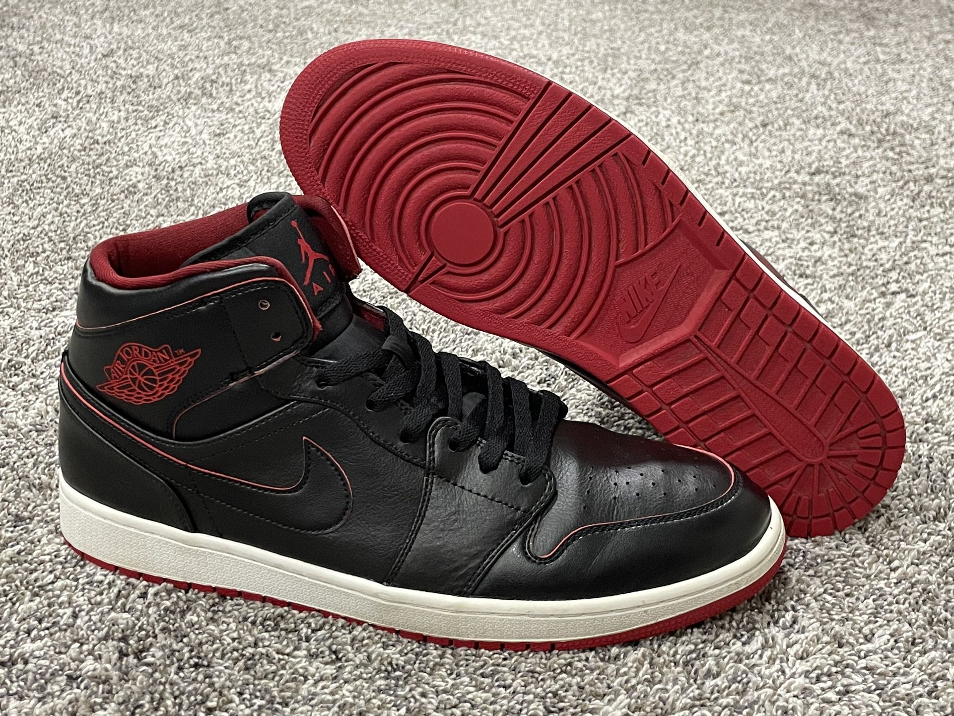 Men’s AIR JORDAN ‘1 Mid Black Red’ Sneakers Size US 14