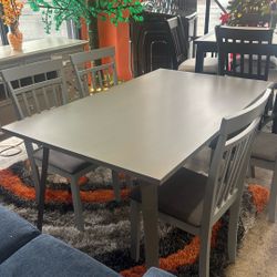 Dining Set Of 4 Chairs/ Comedor De 4 Sillas $280
