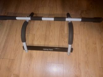 Pull up bar