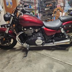 2017 TRIUMPH THUNDERBIRD STORM