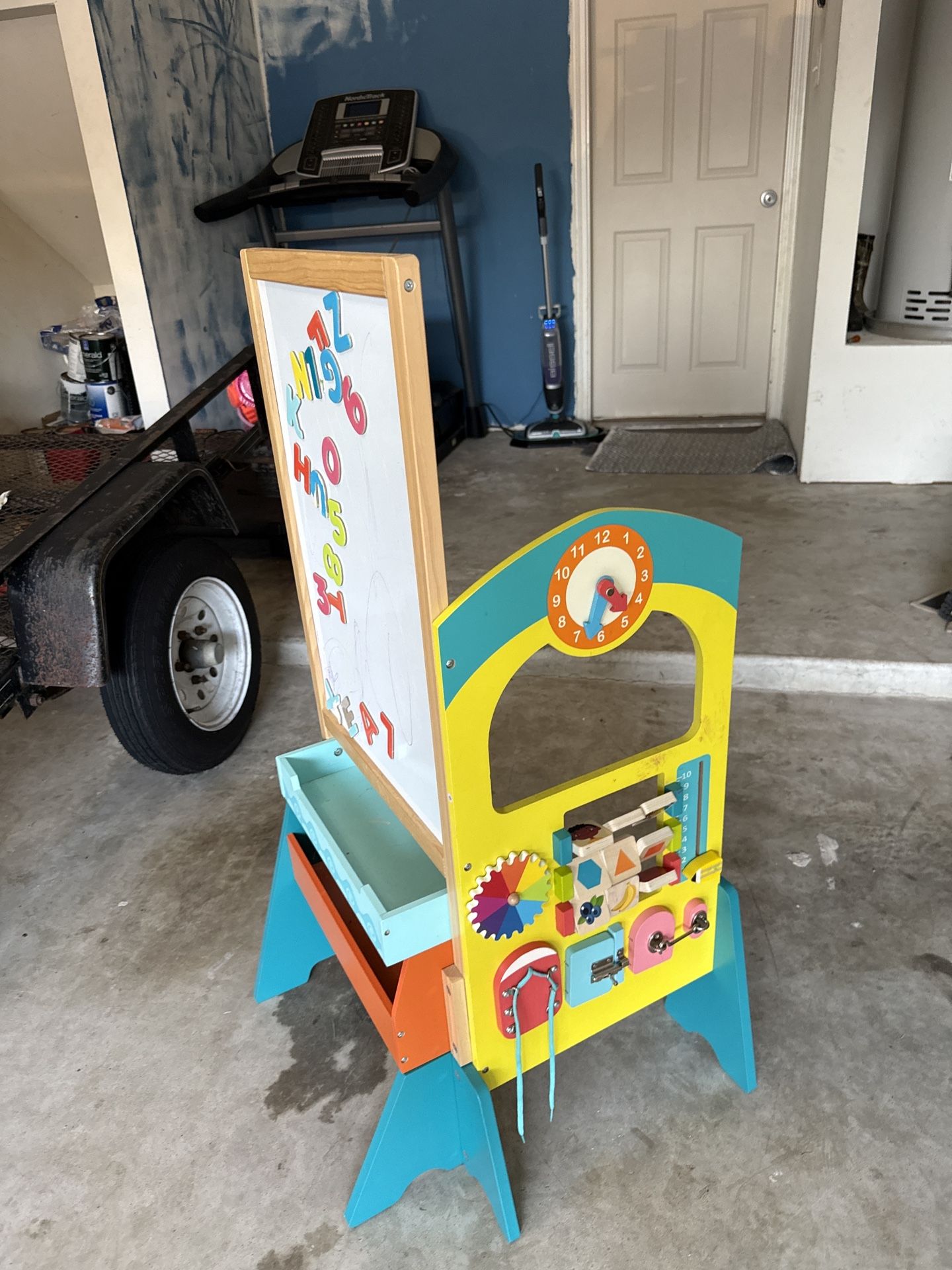 School House Play With Chalkboard And Whiteboard
