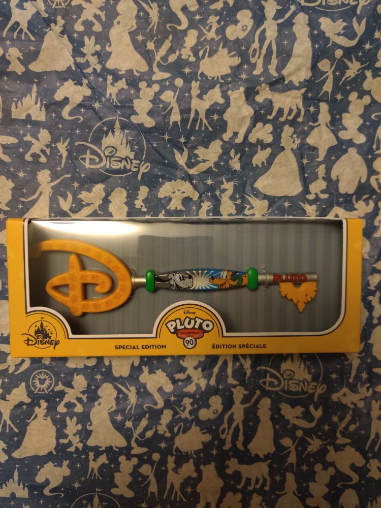 Disneyland/Disney Store Pluto 90th Anniversary Special Edition Key