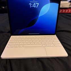 13 Inch iPad Air M3 256gb Space Gray With Apple Pencil And White Magic Keyboard