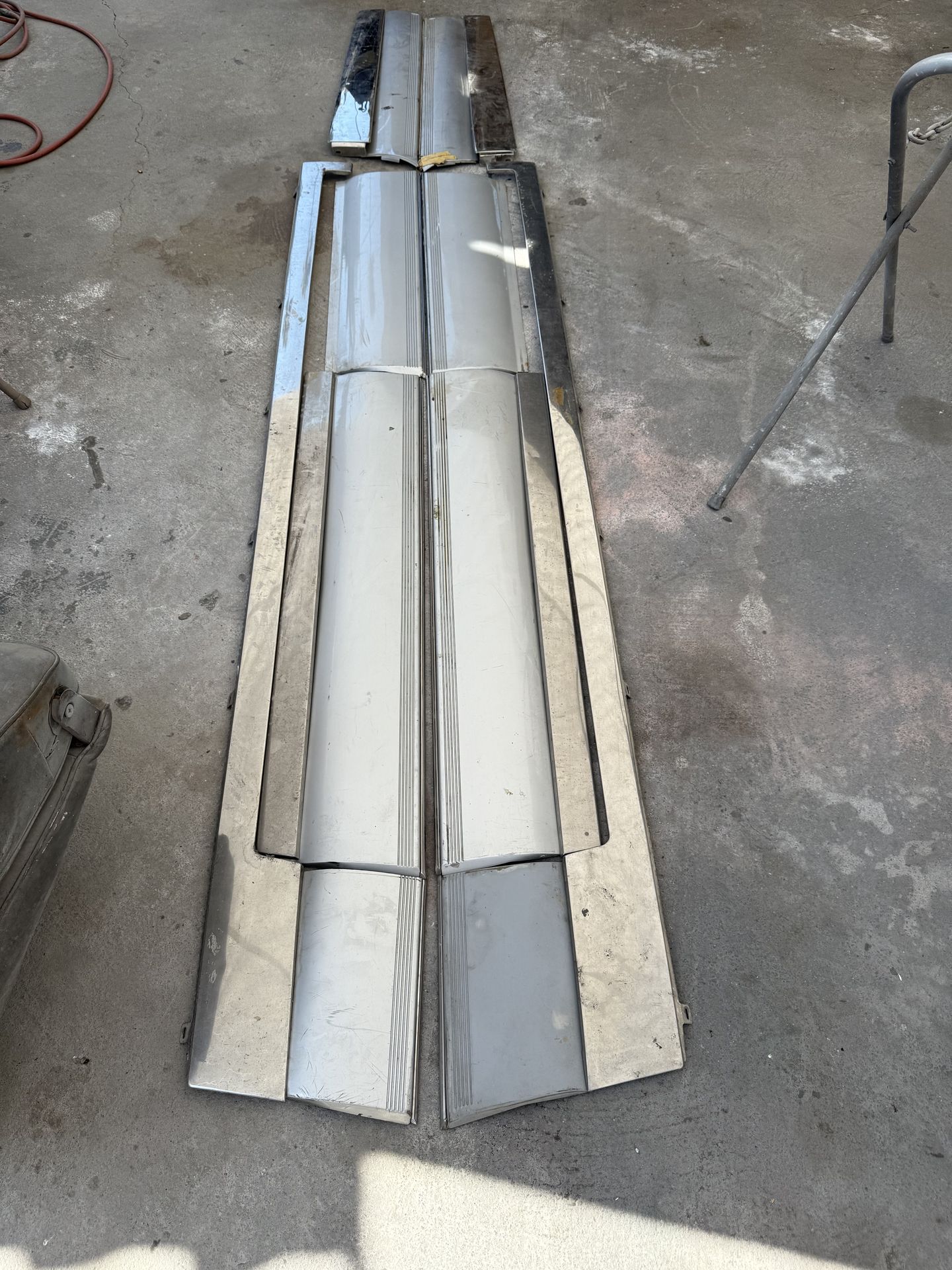 1990 Cadillac, Fleetwood side molding