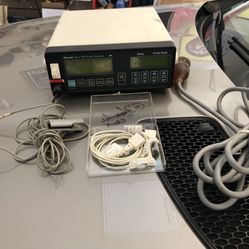 VINTAGE PERSONAL PULSE OXIMETER /HEART  RATE MONITOR - OHMEDA  3700 SERIES 