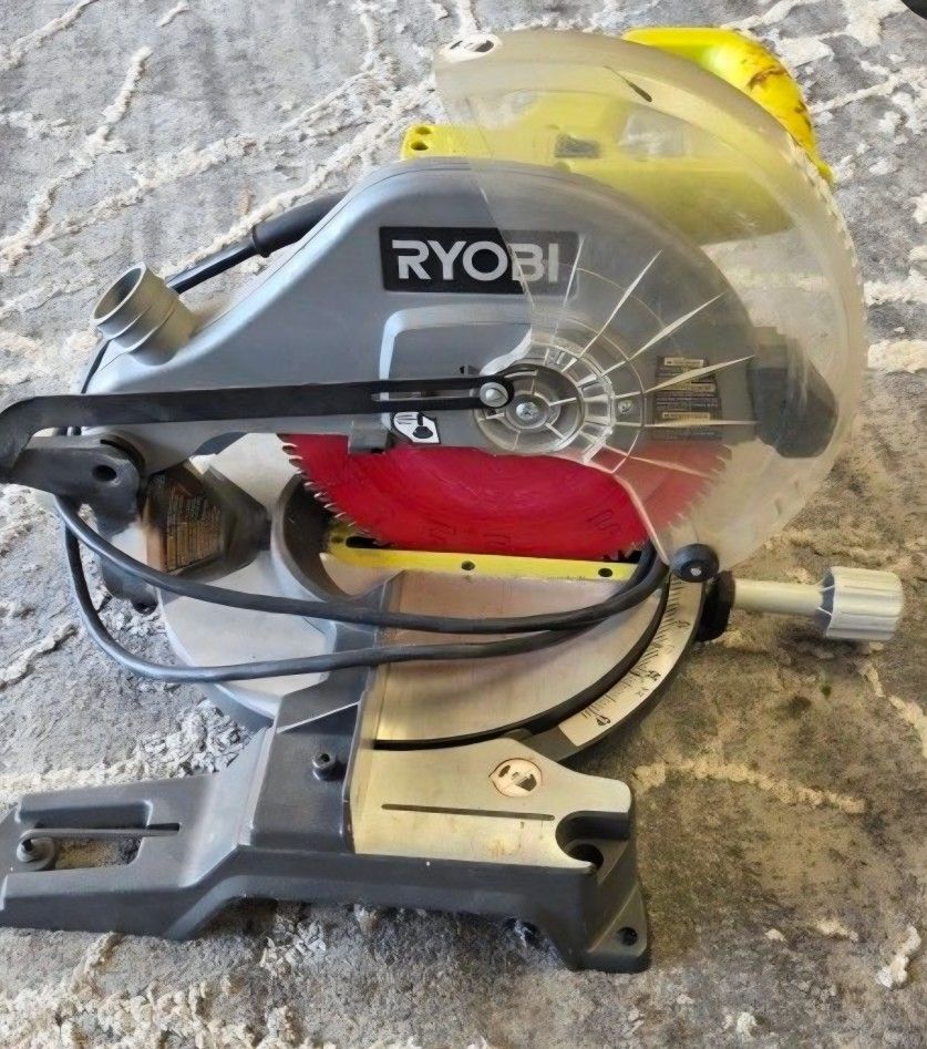 Ryobi Saw