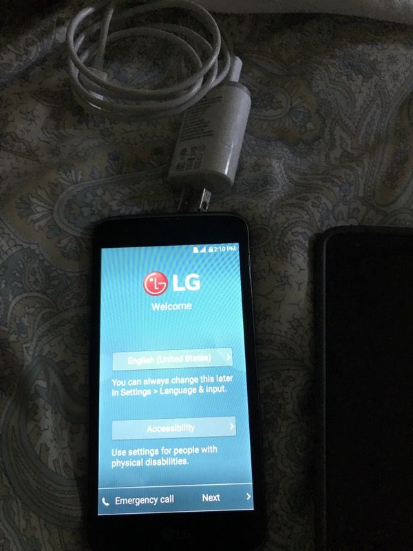 3 LG G4 cellphones