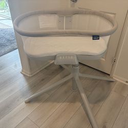 HALO BassiNest Soothing Sleeper 3.0 – Like New