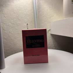 Valentino Born In Donna 