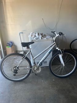 Kent Terra Silver Mountain Bike