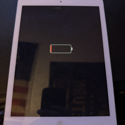 Apple iPad Air First Generation In Great Condition 