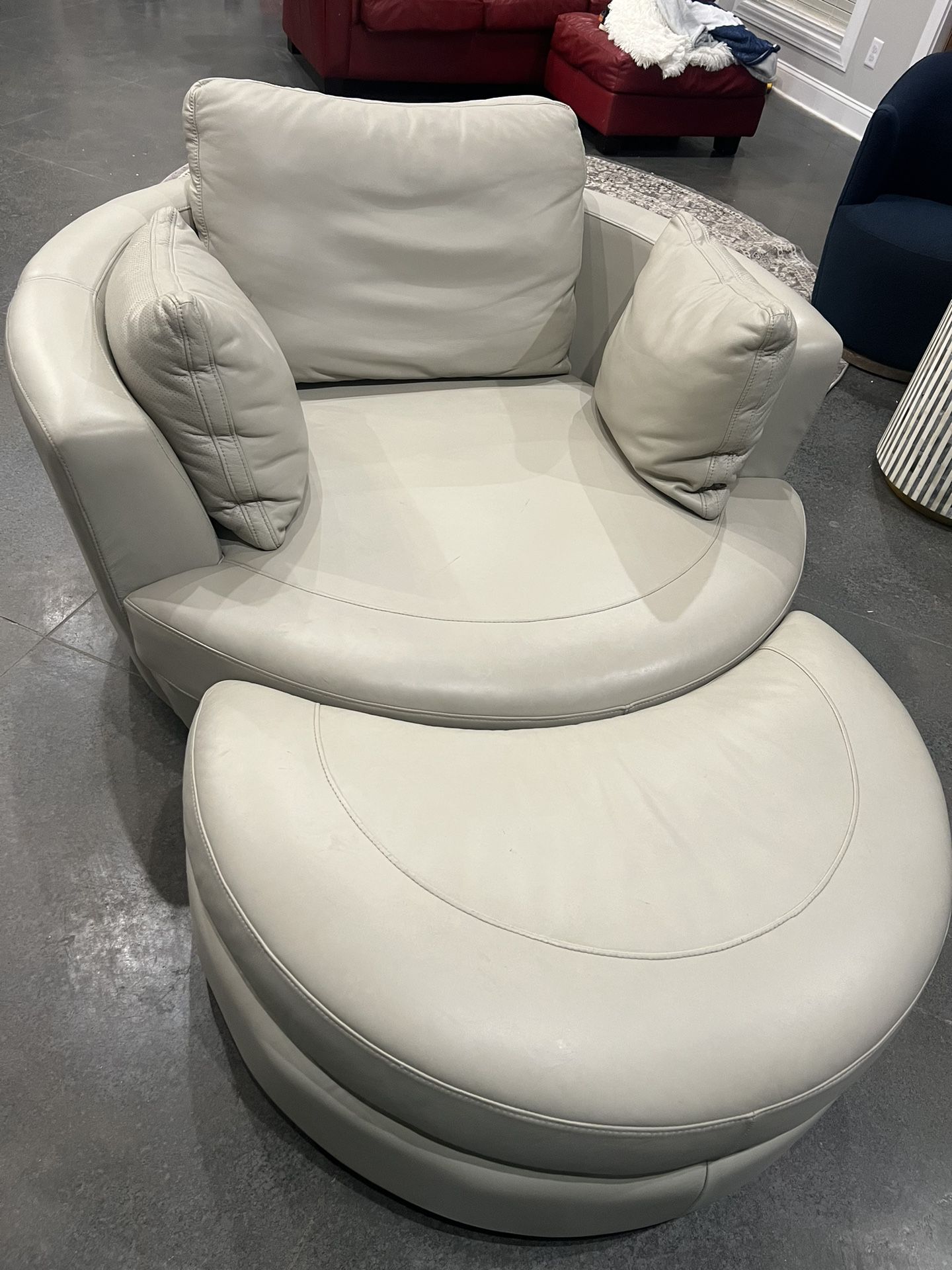 Leather Swivel Chairs With Ottomans 