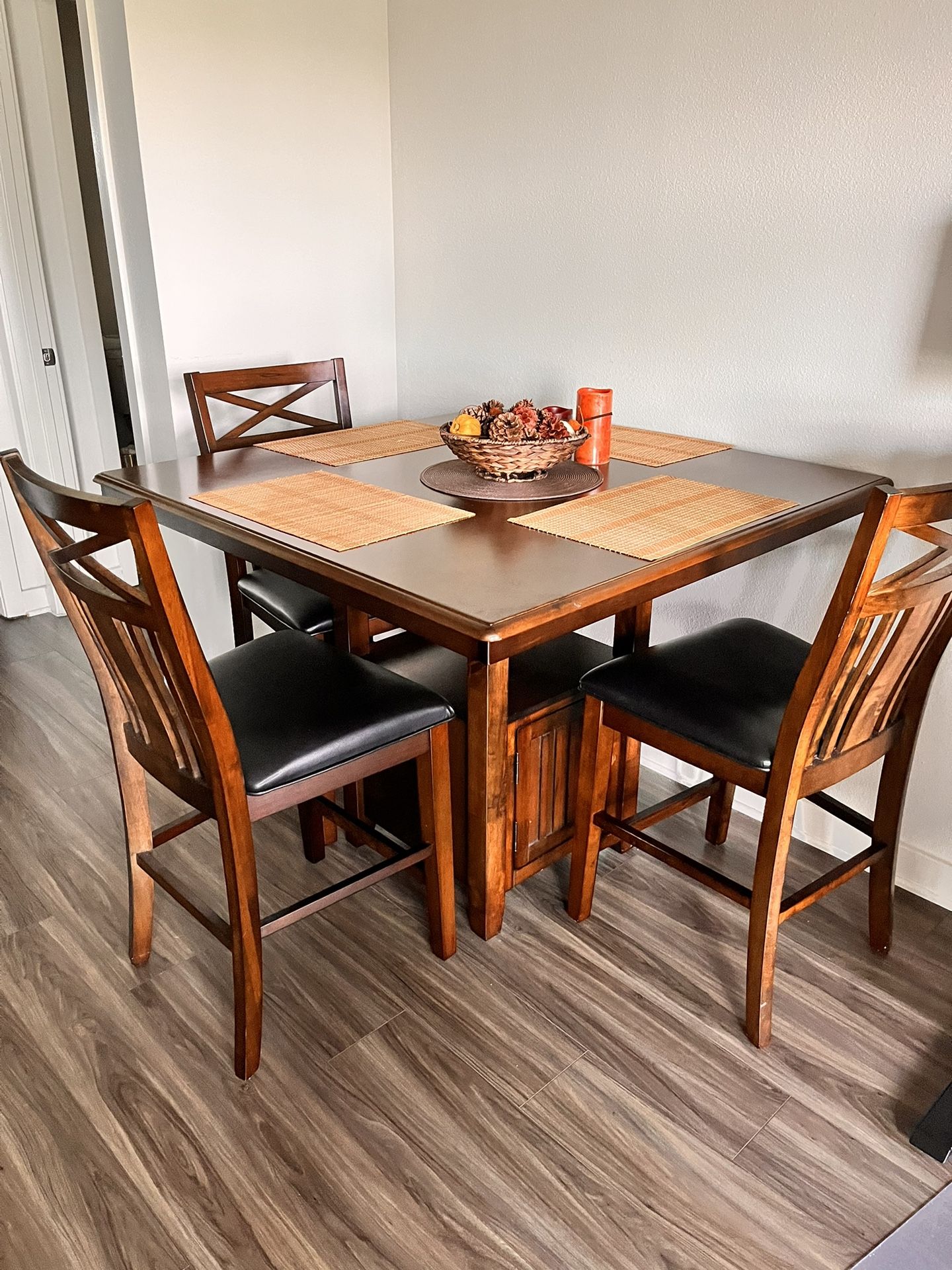 Four Chair Dining Table for Sale in San Antonio, TX - OfferUp