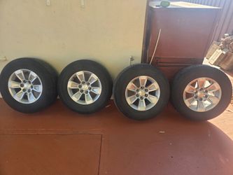 255/70R17
Chevrolet silverado LT 2024
 Rims