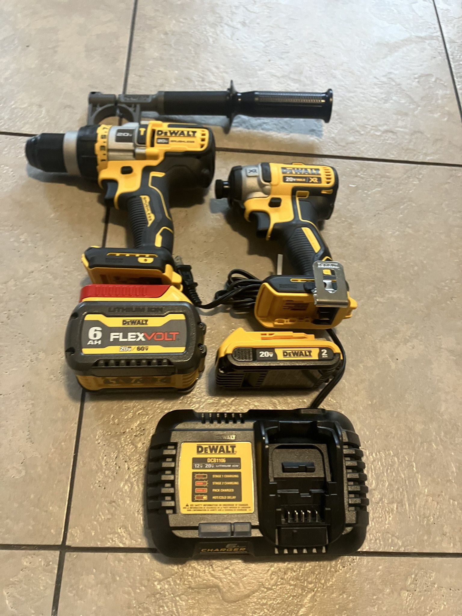 DEWALT FLEXVOLT 2-Tool Combo Kit Impact Driver (DCF887) Hammerdrill (DCD999)