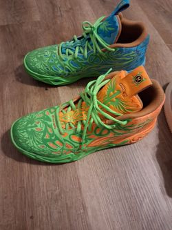 Nike etc 8 pairs