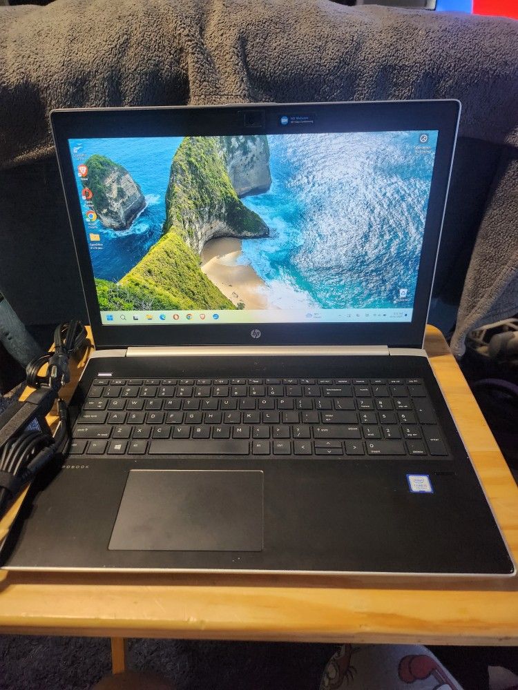 HP 15.6" LAPTOP Intel Core i5-7200,12GB Ram,256GB HD,Windows 11