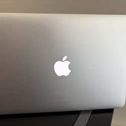 MacBook