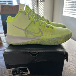 Nike Kyrie Flytrap 4 Barely Volt