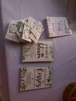 BABY SHOWER GAMES/ Gift
